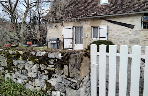 Padirac House | Gîte Petit Gouffre d'Amour with Private Garden, Wi-Fi, and Air Conditioning
