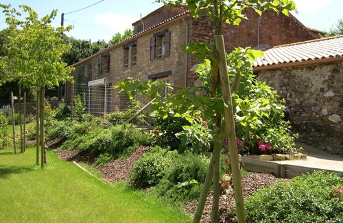 Saint-Pierre-du-Chemin House | Gite Pierre Rose