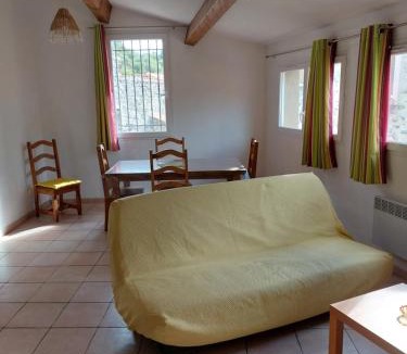 Pezilla-de-Conflent Apartment | GIte place République