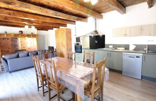 Pleaux Cottage | Gite Pleaux, 3 bedrooms, 6 persons