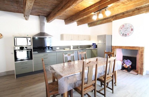 Pleaux Cottage | Gite Pleaux, 3 bedrooms, 6 persons
