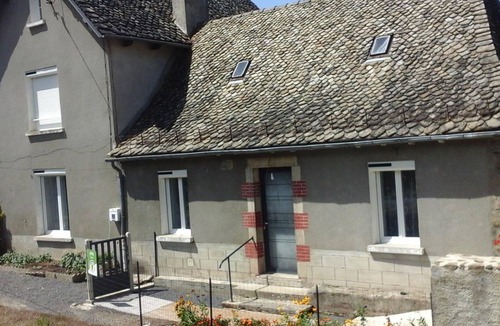 Pleaux Cottage | Gite Pleaux, 3 bedrooms, 6 persons