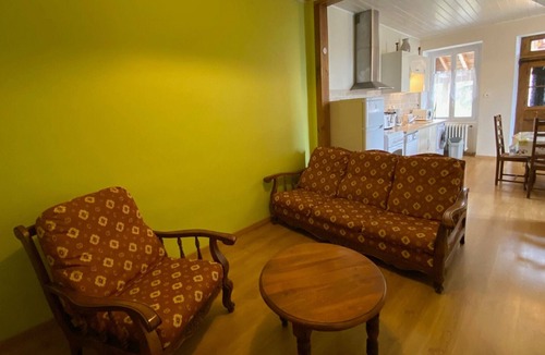 Previnquieres Cottage | Gite Prévinquières, 3 bedrooms, 6 persons