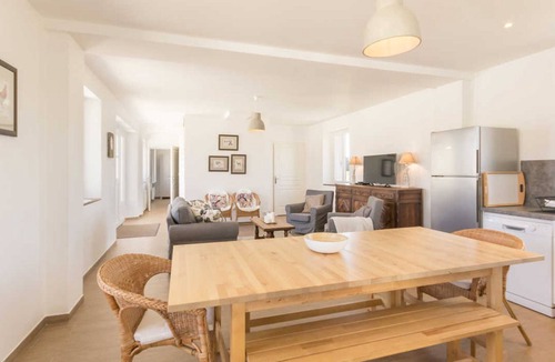Prunay-en-Yvelines Cottage | Gite Prunay-en-Yvelines, 4 bedrooms, 9 persons