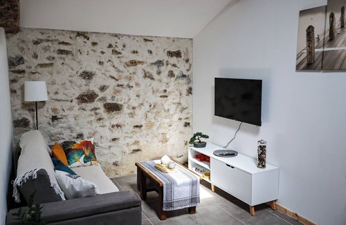 La Foret-sur-Sevre Bed & Breakfast | Gite Refuge des Deux Pins near Puy du Fou