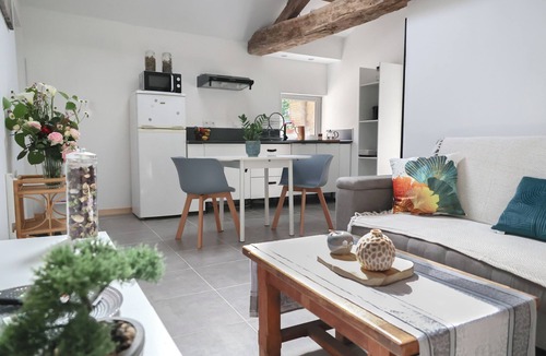 La Foret-sur-Sevre Bed & Breakfast | Gite Refuge des Deux Pins near Puy du Fou
