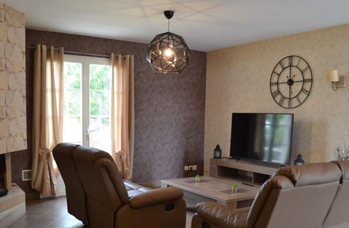 Sud Charente Cottage | Gite Reignac, 5 bedrooms, 12 persons