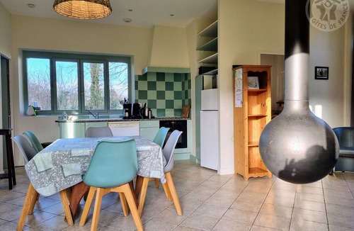 Chambly Cottage | Gite Ronquerolles, 2 bedrooms, 4 persons