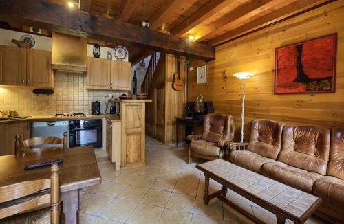 Pessac-sur-Dordogne House | Gite rural de Guillemat. In the heart of the Bordeaux vineyards and on the banks of the Dordogne river