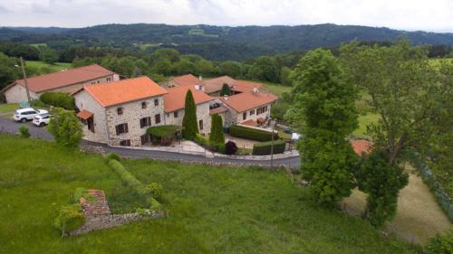 Saint-Pal-de-Chalencon House | GITE RURAL RECENT avec GRANDE TERRASSE
