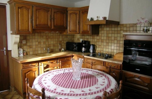 Saint-Pourcain-sur-Sioule Cottage | Gite Saint-Pourçain-sur-Sioule, 4 bedrooms, 9 persons