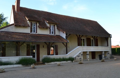 Saint-Pourcain-sur-Sioule Cottage | Gite Saint-Pourçain-sur-Sioule, 4 bedrooms, 9 persons