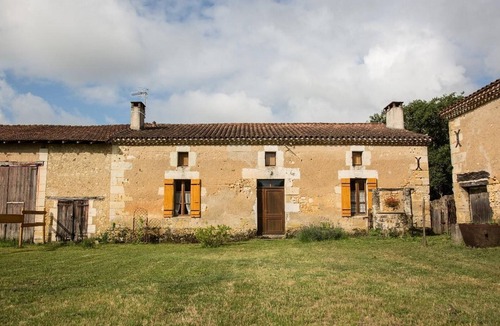 Saint-Front-de-Pradoux Cottage | Gite Saint-Front-de-Pradoux, 3 bedrooms, 6 persons