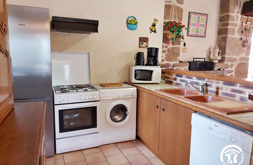 Saint-Mars-sur-Colmont Cottage | Gite Saint-Mars-sur-Colmont, 4 bedrooms, 8 persons