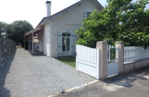 Sainte-Eulalie-en-Born House | Gite Sainte-Eulalie-en-Born, 5 bedrooms, 10 persons