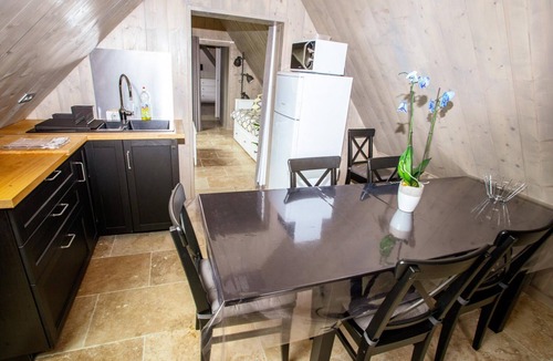 Sennevieres Cottage | Gite Sennevières, 8 bedrooms, 28 persons