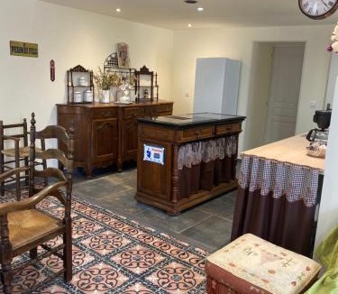 Guillon House | Gite Simon