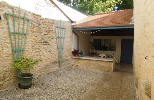 Chateauvillain House | GITE SIMONE DE BEAUVOIR