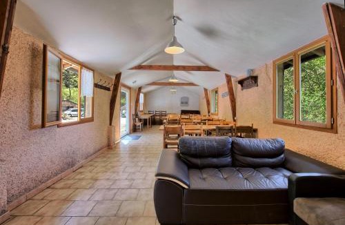 Bagneres-de-Luchon House | Gite Skioura, Gite De Groupe