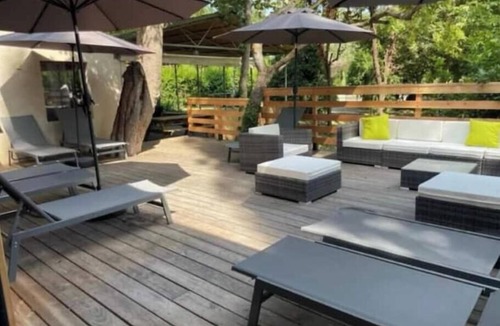 Bourdeaux House | Gite sleeps 20 with a 16-seater Jacuzzi