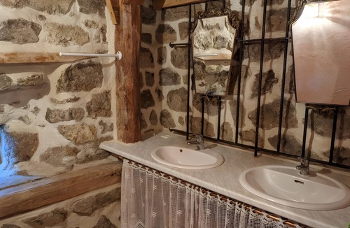 Lafarre Cottage | Gîte "Socabenga" – Source of the Loire