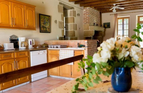 Souvigny Cottage | Gite Souvigny, 4 bedrooms, 10 persons