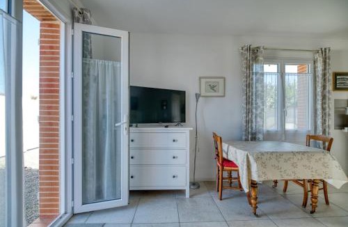 La Salvetat-Saint-Gilles Apartment | Gite Studio Le Colibri