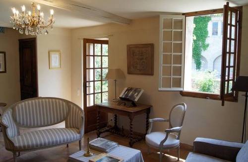 Villeneuve-les-Avignon Cottage | Gîte-Superior-Ensuite with Bath-Courtyard view