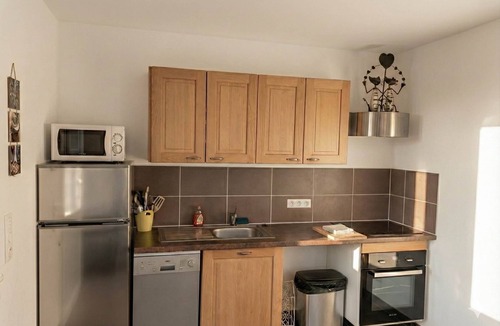 Ailhon Apartment | Gite Sunflowers