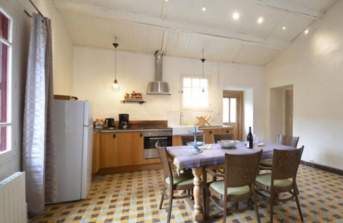 Mondragon House | Gite Syrah