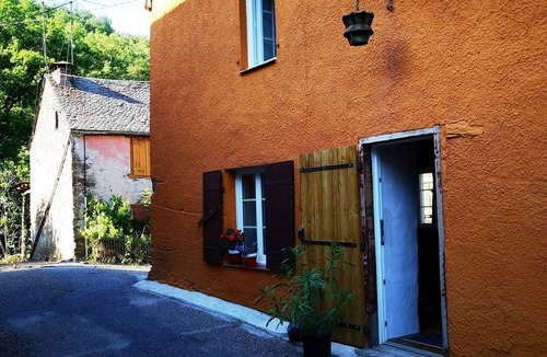 Assac House | Gîte Tarn valley between Millau and Albi
