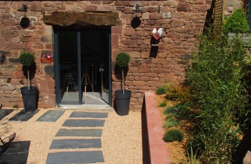 Saint-Cyprien-sur-Dourdou House | Gïte the rooster on the farm with pool