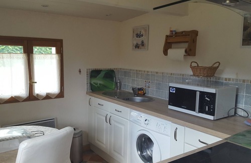 Bussac-Foret House | Gite Ti Case with Shared Pool and Jacuzzi