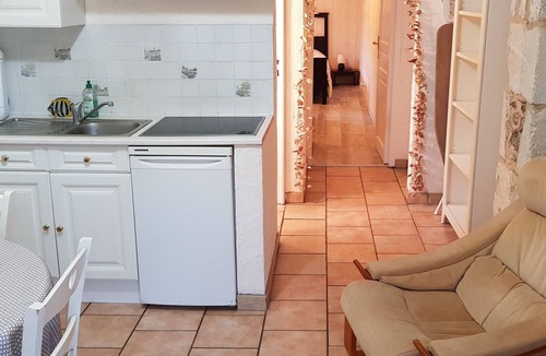 Bussac-Foret House | Gite Ti Case with Shared Pool and Jacuzzi