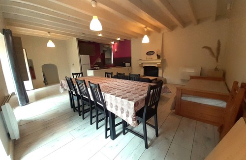 Getigne Cottage | Gîte "Tiretaine" with garden by the river, near Clisson