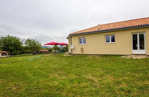 Tocane-Saint-Apre Cottage | Gite Tocane-Saint-Apre, 2 bedrooms, 4 persons