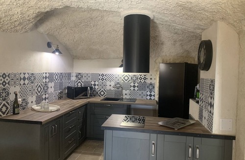 Cravant-les-Coteaux House | Gite Troglodyte de Charme & SPA Privatif en Touraine