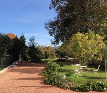 Charmeil House | Gite Vichy : Chateau de Charmeil