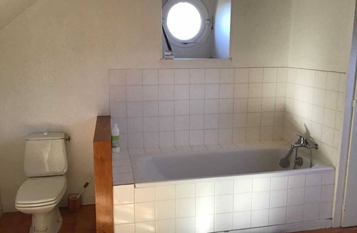 Villaines-la-Carelle Cottage | Gite Villaines-la-Carelle, 1 bedroom, 3 persons