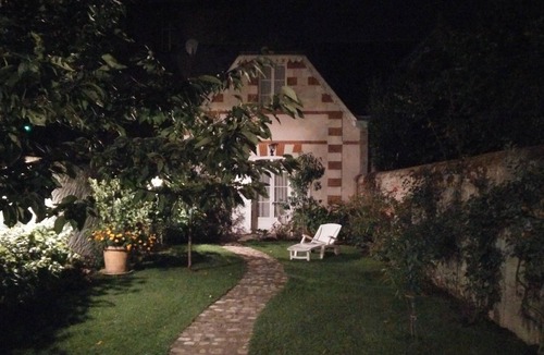 La Fuye-Velpeau Cottage | Gîte Vinci Gite hypercentre with private garage and garden