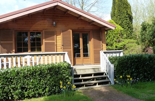 Dicy House | Gite with Jacuzzi and indoor pool, in quiet hamlet.