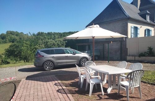 Fontaine-sur-Somme House | Gite with beautiful, secure exterior.