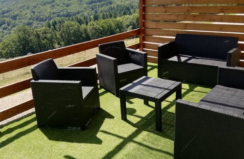 Najac House | Gîte with beautiful panoramic views.