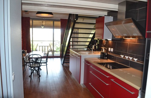 Prisse-la-Charriere Cottage | GITE WITH COVERED AND HEATED POOL (3 STARS)