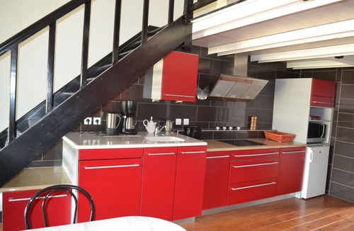 Prisse-la-Charriere Cottage | GITE WITH COVERED AND HEATED POOL (3 STARS)