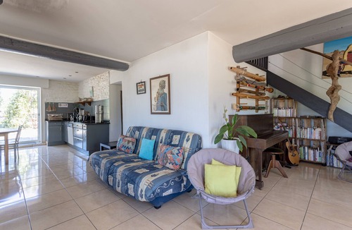 Rigarda House | Gite with Dormitory, Lake View, Private Garden and Balcony