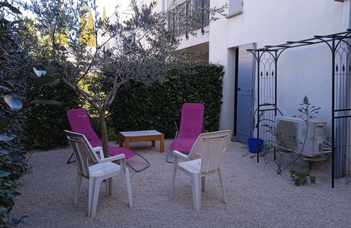 Malaucene Apartment | Gite with garden