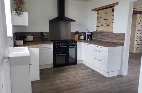 Le Loroux-Bottereau House | Gîte with heated indoor pool all year round