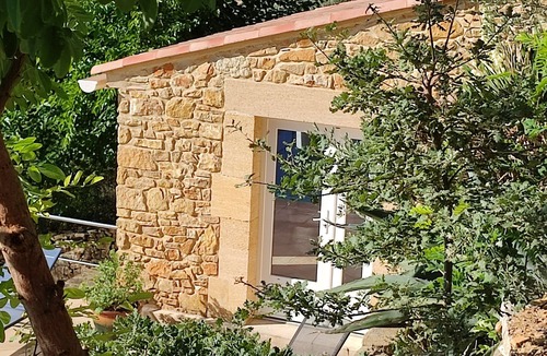 Goudargues House | Gite with panoramic view in the heart of nature