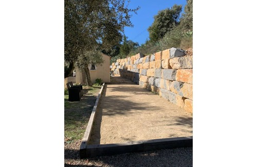 Campagnan House | Gîte with pool/spa and view near Pézenas between sea and lake